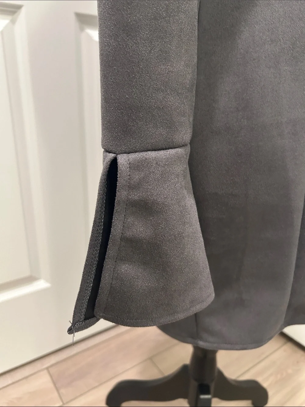 N/A sleek charcoal